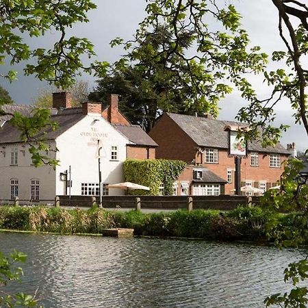Ye Old Boote Inn Whittington  외부 사진