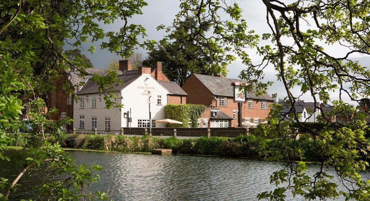 Ye Old Boote Inn Whittington  외부 사진